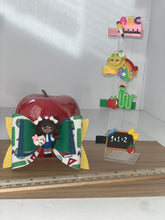 Load image into Gallery viewer, B2S Khrowns & Clips